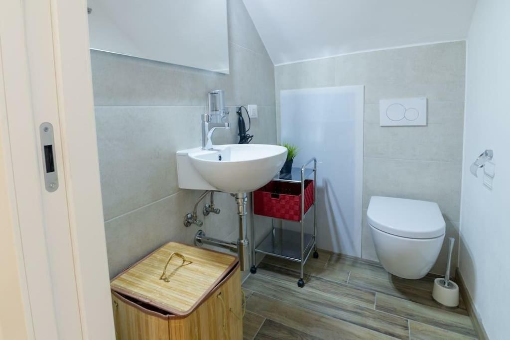 Miniloft Rosso - Mini-Loft Sanremo Centro. Wifi & Aria Condizionata Appartement Buitenkant foto